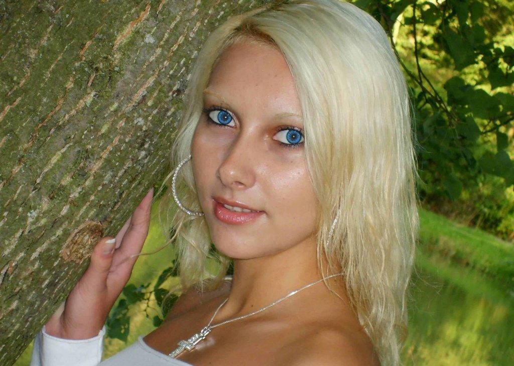 Блондинка С Голубыми Глазами Порно