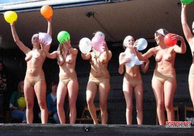 Девушки голышом на праздниках